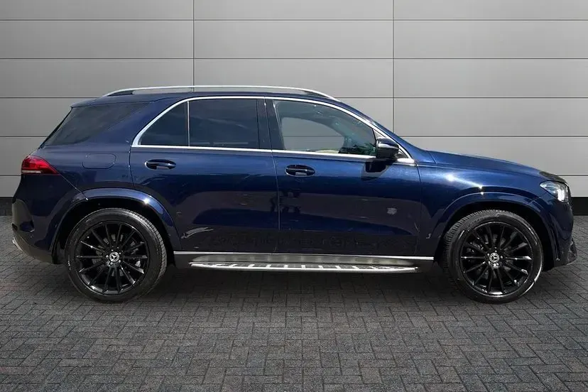 Used Mercedes GLE300 AMG Line Premium 242 HP (177 kW) 2021 Cavansite blue SUV