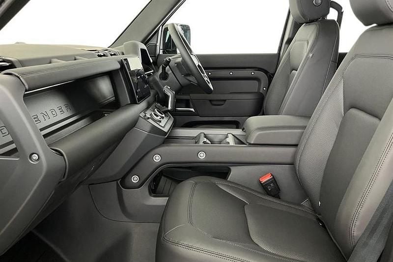 Used Land Rover Defender SE Dynamic 249 HP (183 kW) 2025 Unknown Estate