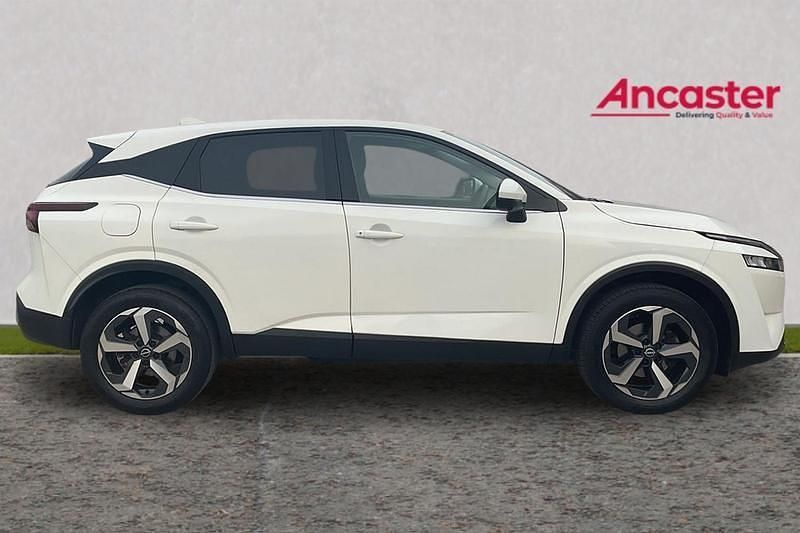 Used Nissan Qashqai N-Connecta 155 HP (114 kW) 2022 White SUV