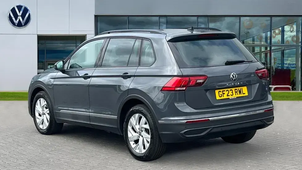 Used VW Tiguan Life 150 HP (110 kW) 2023 Dolphin grey metallic SUV