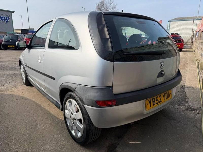Used Vauxhall Corsa 75 HP (55 kW) 2003 Silver Hatchback