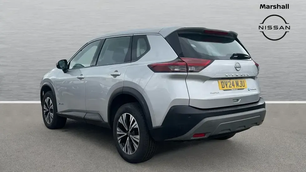 Usado Nissan X-Trail Acenta Premium 213 HP (156 kW) 2024 Prateado SUV