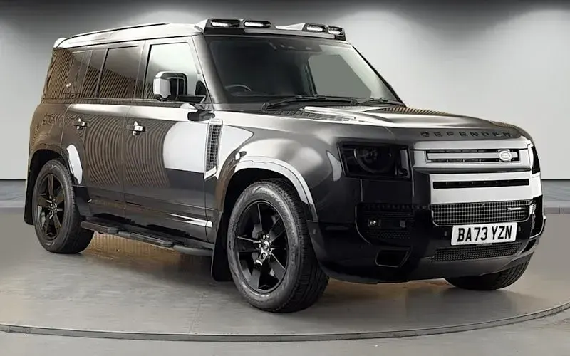 Begagnad Land Rover Defender HSE Dynamic 300 HK (220 kW) 2023 SUV