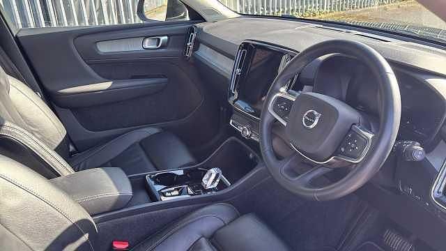 Used Volvo XC40 Inscription 262 HP (192 kW) 2021 Black SUV