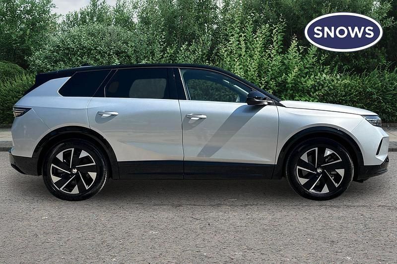Second-hand Vauxhall Grandland 156 kW (213 CP) 2025 Argintiu SUV