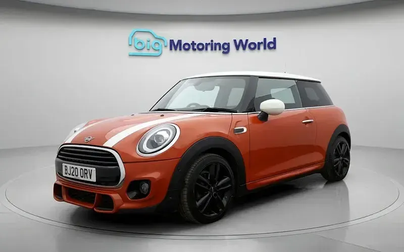 Usado Mini Cooper Hatch 136 HP (100 kW) 2020 Laranja Citadino