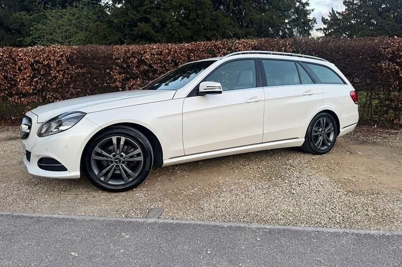 Used Mercedes E220 SE 2013 White Estate