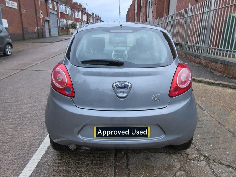 Used Ford Ka 69 HP (50 kW) 2013 Silver Hatchback