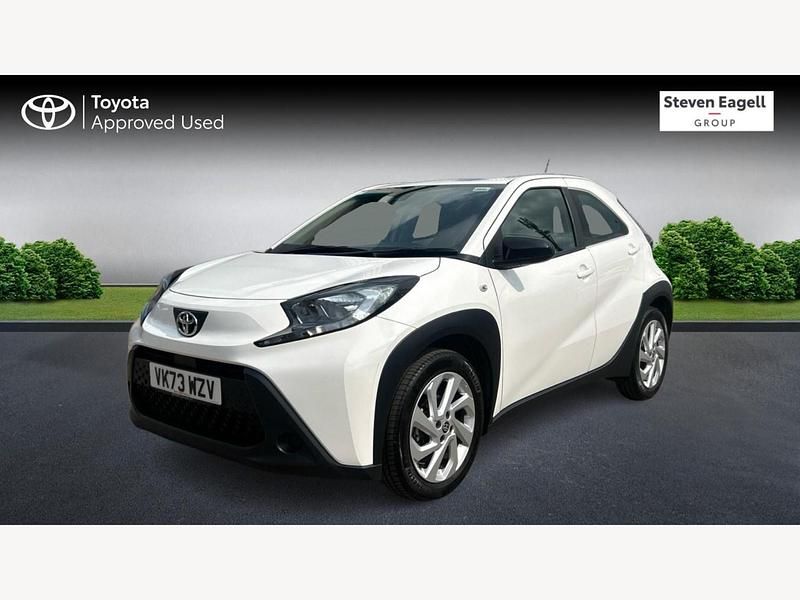 Used Toyota Aygo X PURE 2023 White SUV