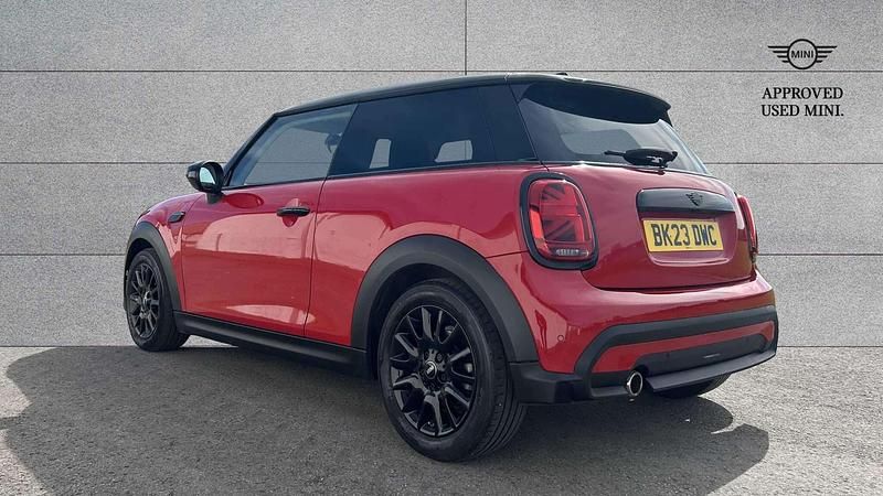 Used Mini Cooper Classic 134 HP (98 kW) 2023 Red Hatchback