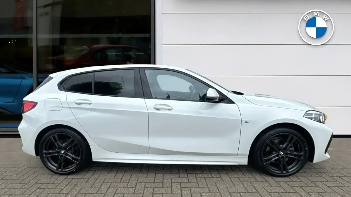 Used BMW 118 M Sport 136 HP (100 kW) 2023 White Hatchback