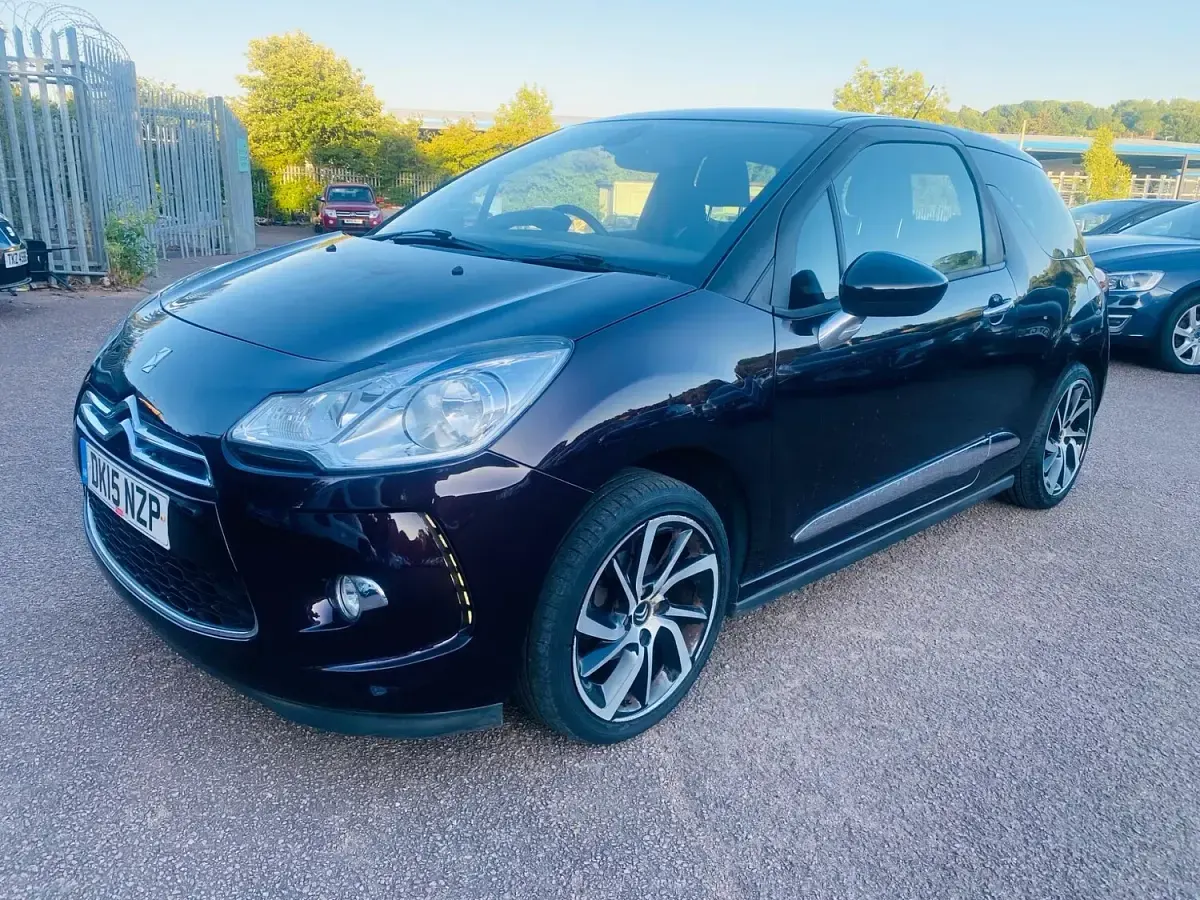 Used Citroën DS3 PureTech 110 HP (80 kW) 2015 Mauve/purple Hatchback