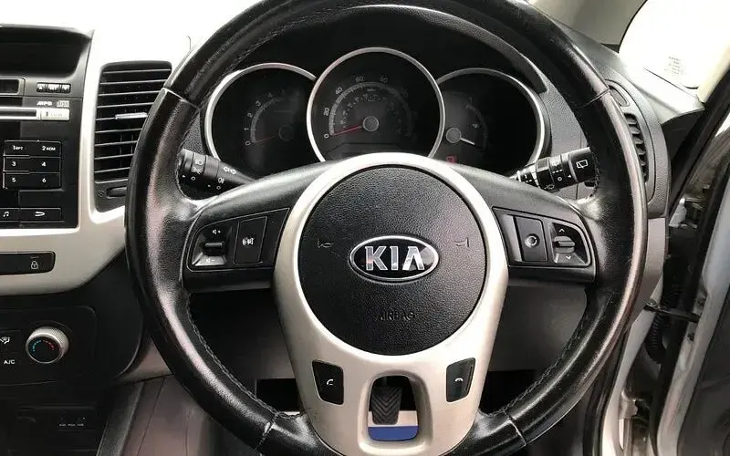 Used Kia Venga 90 HP (66 kW) 2015 Silver Hatchback
