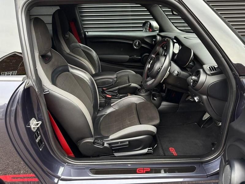 Usado Mini John Cooper Works Hatch 2020 Gris Utilitario