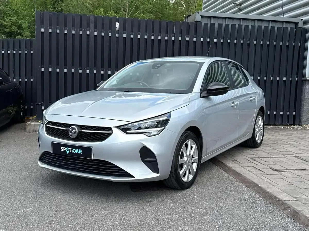 Usado Vauxhall Corsa Design Edition 74 CV (54 kW) 2022 Gris Utilitario