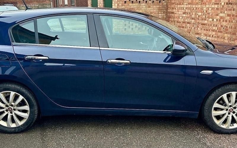 Used Fiat Tipo Lounge 95 HP (69 kW) 2018 Hatchback