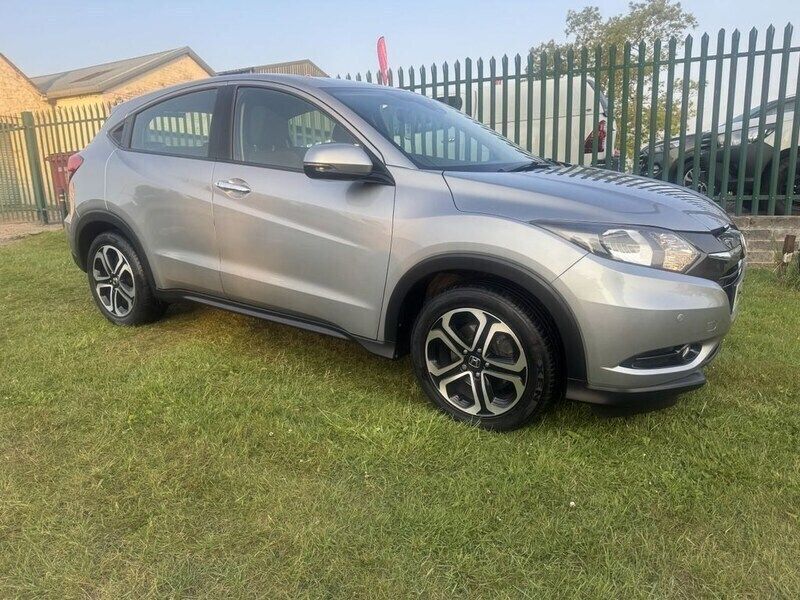 Silver Used 2017 Honda HR-V SE SUV | £9,995 (Fair price) - Image 1/4