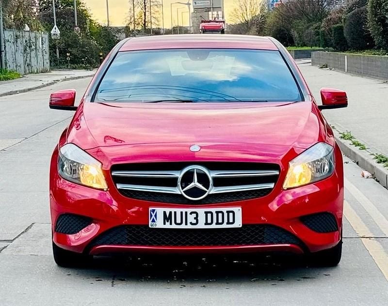 Used Mercedes A200 2013 Red Hatchback