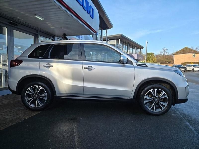 Used Suzuki Vitara SZ5 129 HP (94 kW) 2023 Zcc silky silver Estate
