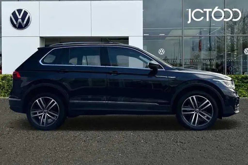 Used VW Tiguan Elegance 150 HP (110 kW) 2021 Black SUV