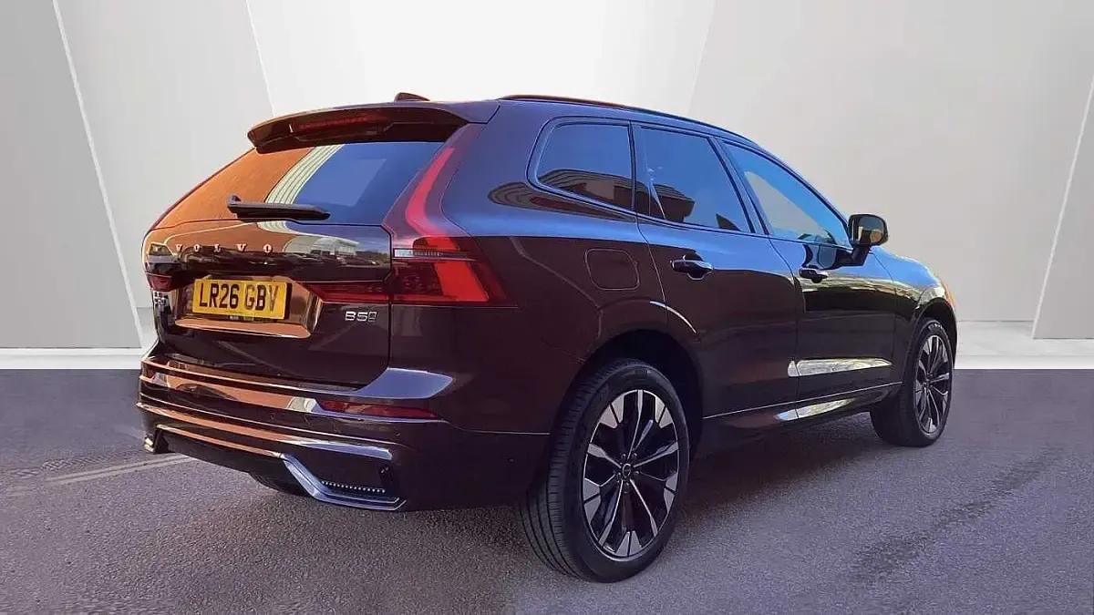 Used Volvo XC60 Plus 247 HP (181 kW) 2026 Red SUV