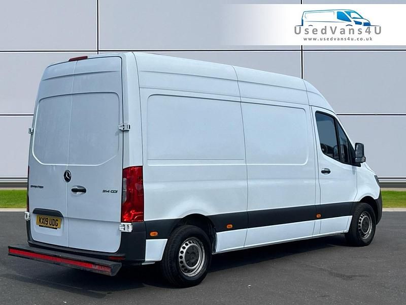 Begagnad Mercedes Sprinter 143 HK (105 kW) 2019 Vit Van