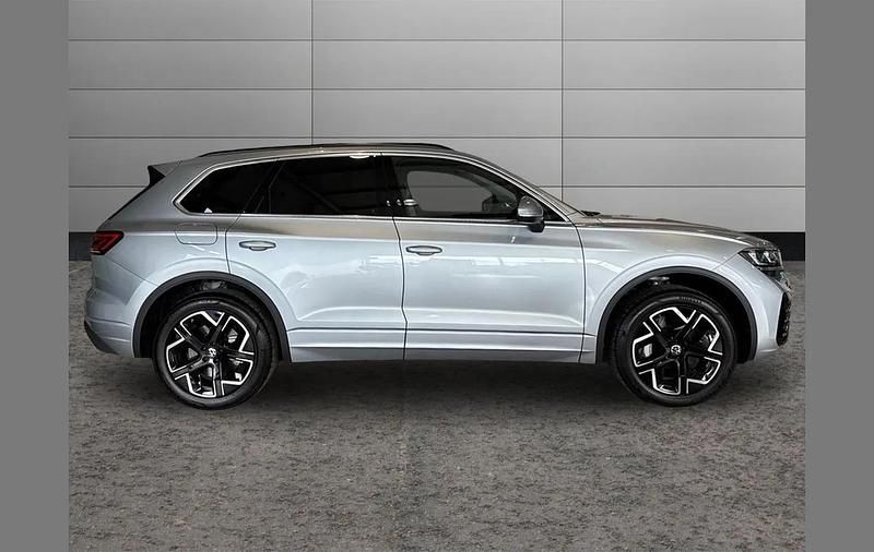 New VW Touareg Elegance 375 HP (275 kW) 2026 Silver SUV