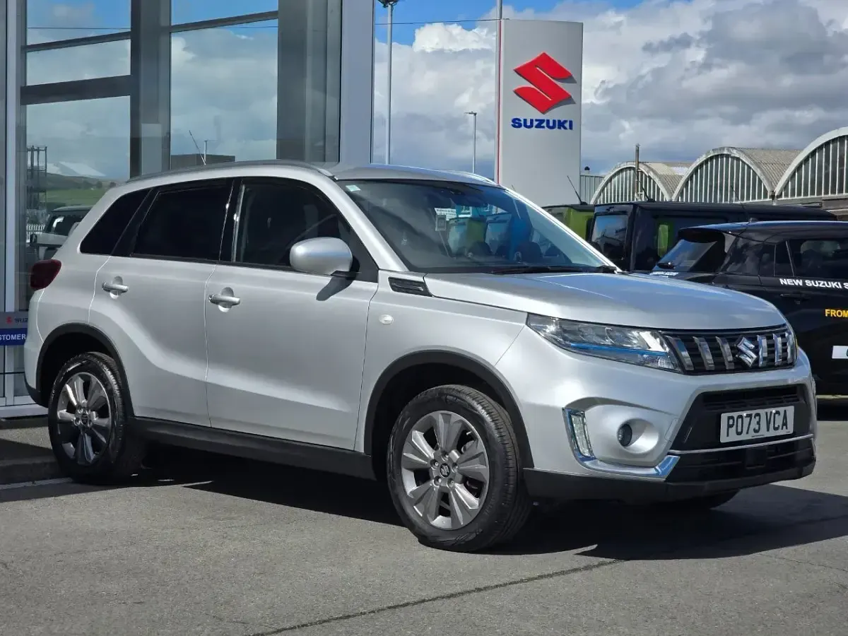 Gebraucht Suzuki Vitara SZ-T 129 PS (94 kW) 2023 Silber SUV