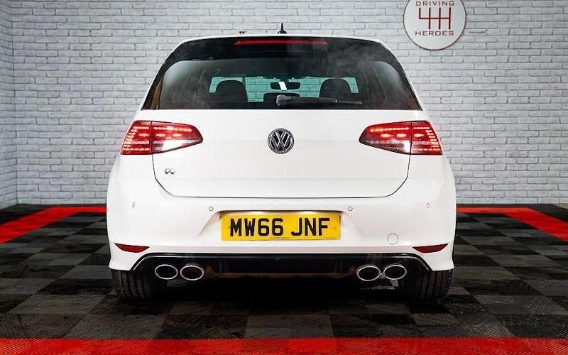 Used VW Golf VII R 300 HP (220 kW) 2016 Hatchback