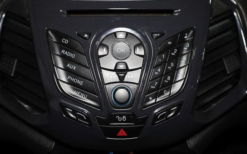 Usado Ford Ecosport Titanium 91 HP (66 kW) 2014 Cinzento SUV