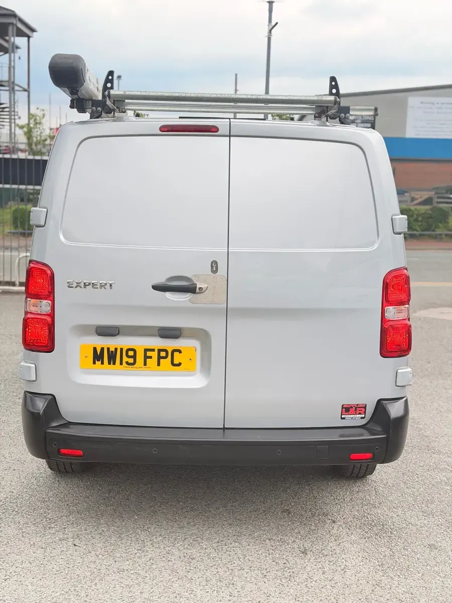 Gebraucht Peugeot Expert 2019 Silber Van
