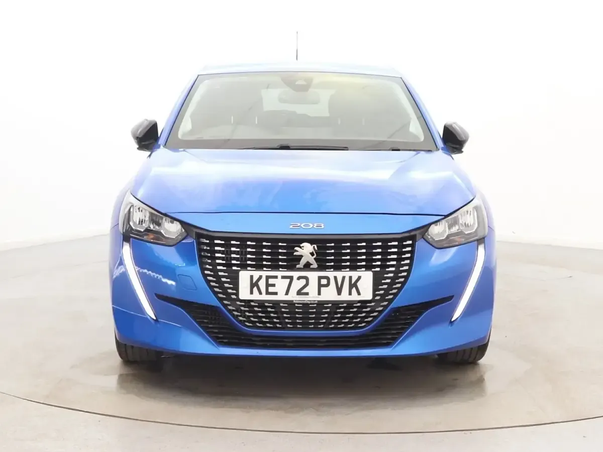 Second-hand Peugeot 208 Allure+ 100 CP (73 kW) 2023 Albastru Hatchback