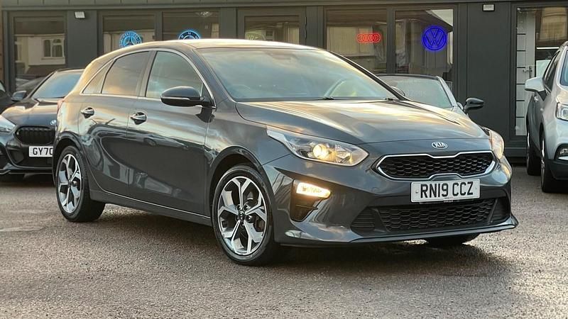 Grey Used 2019 Kia Ceed Hatchback | £7,990 (Good price) - Image 1/4