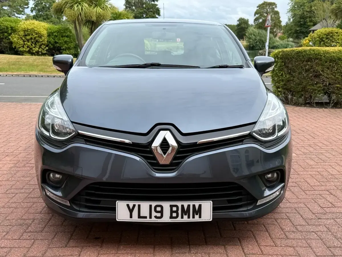 Used Renault Clio Play 90 HP (66 kW) 2019 Grey Hatchback