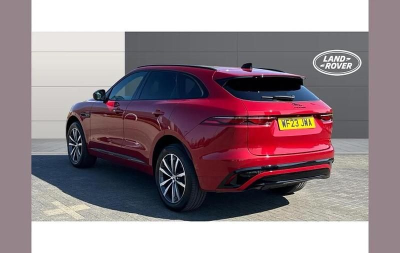 Second-hand Jaguar F-Pace R-Dynamic 204 CP (150 kW) 2023 Roșu SUV