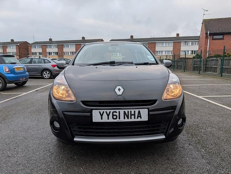 Used Renault Clio IV Dynamique 2012 Black Hatchback