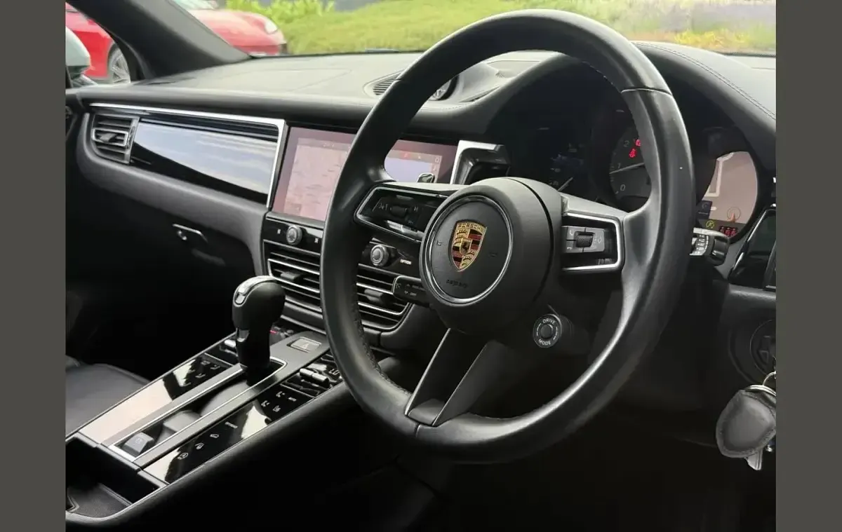 Used Porsche Macan 374 HP (275 kW) 2022 Silver SUV