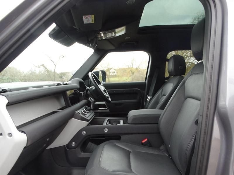 Used Land Rover Defender SE Dynamic 399 HP (293 kW) 2023 Grey SUV
