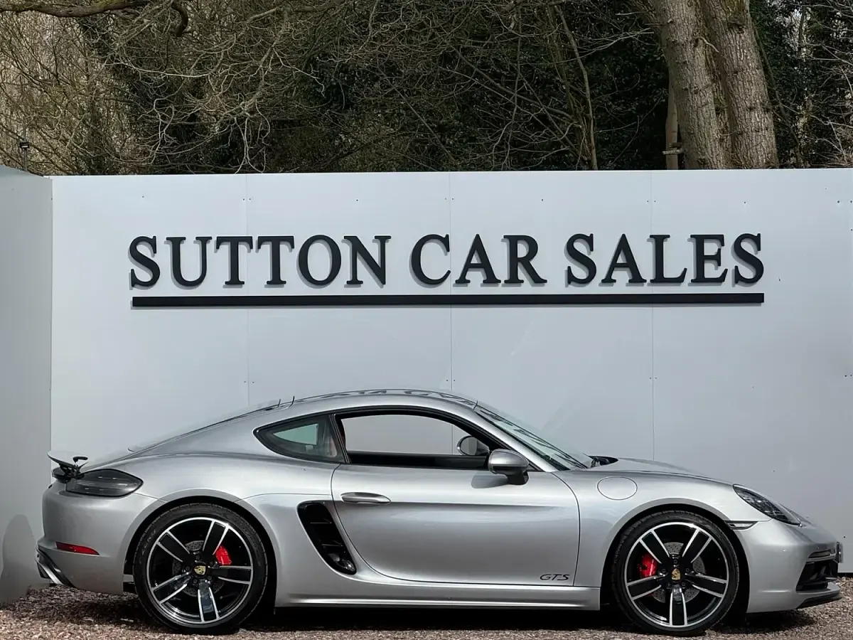 Used Porsche 718 Cayman 365 HP (268 kW) 2018 Silver Coupe