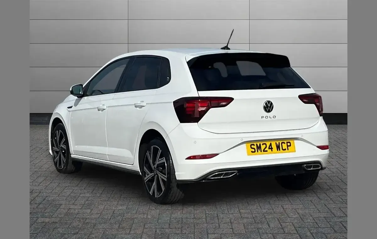 Usado VW Polo R-line 95 HP (69 kW) 2024 Branco Citadino