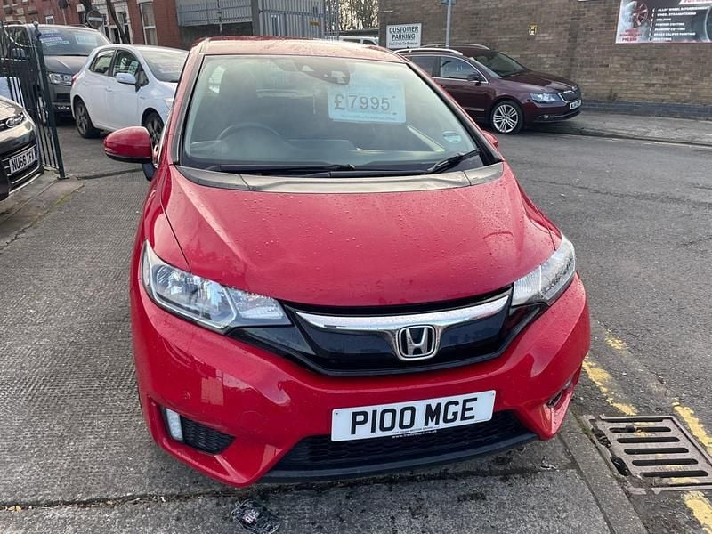 Used Honda Jazz SE 102 HP (75 kW) 2015 Red Hatchback