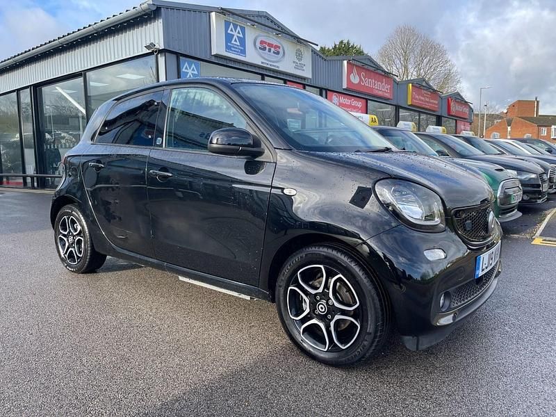Used Smart ForFour Electric Drive Premium 60 kW (82 HP) 2019 Black Hatchback