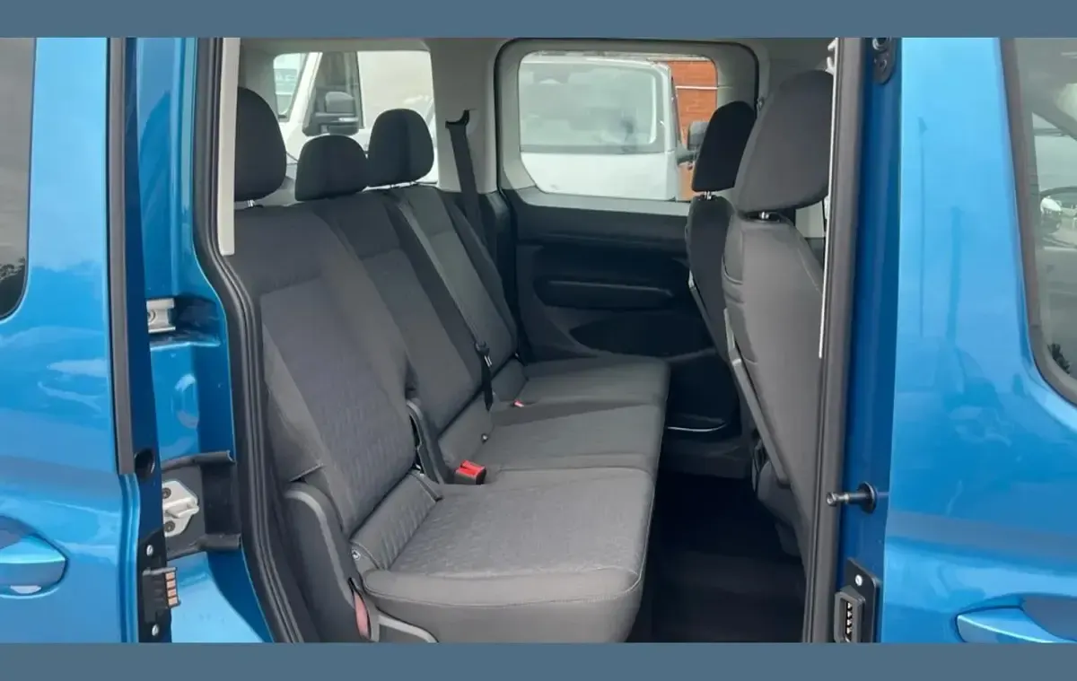 New VW Caddy Life 120 HP (88 kW) 2026 Blue MPV