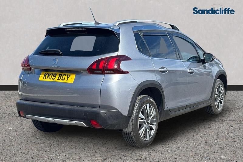 Begagnad Peugeot 2008 Allure Premium 2019 Grå SUV