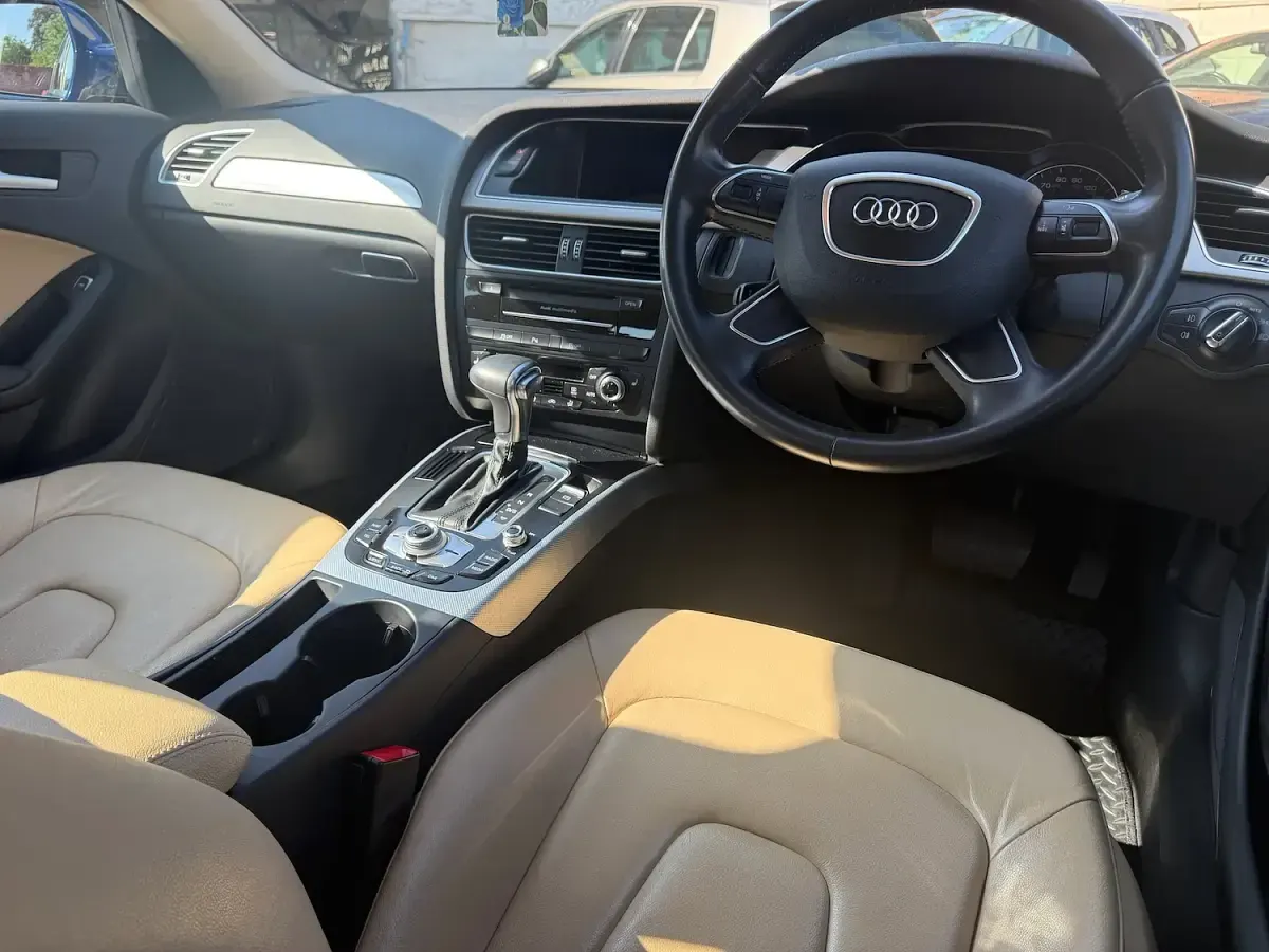 Used Audi A4 177 HP (130 kW) 2014 Blue Estate
