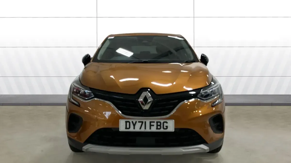 Used Renault Captur Iconic 91 HP (66 kW) 2021 Orange SUV
