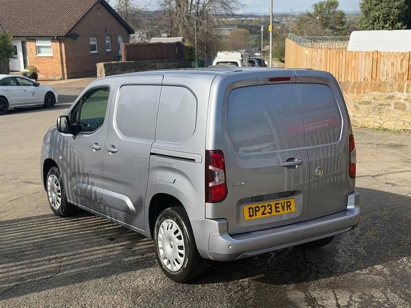 Second-hand Vauxhall Combo S 100 CP (73 kW) 2023 Gri Monovolum