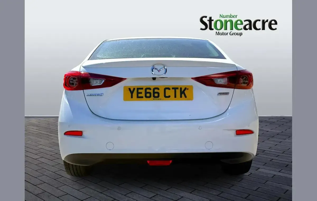 Używany Mazda 3 Inclusive 150 KM (110 kW) 2016 Biały Sedan/Limuzyna