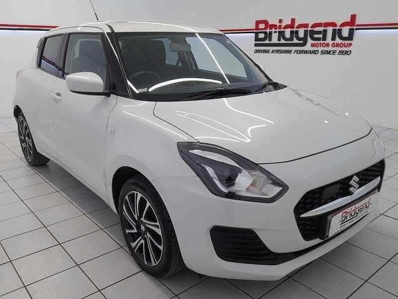 White Used 2024 Suzuki Swift SZ-L Hatchback | £11,495 (Fair price) - Image 1/4