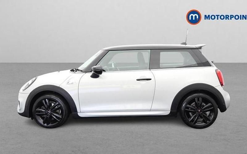 Begagnad Mini Cooper S Hatch 192 HK (141 kW) 2020 Silver Halvkombi